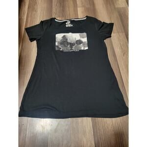 Nike loose fit basic black essentials short sleeve tee Size M